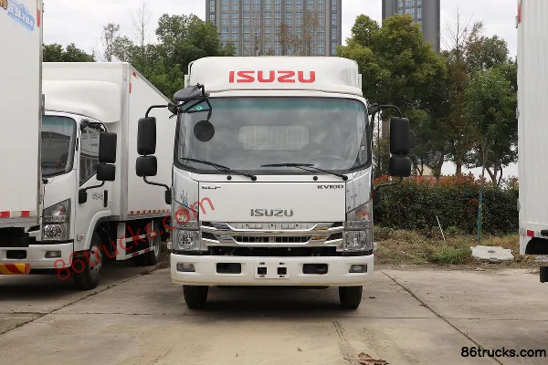 Qingling Isuzu KV100 115 hp 4X2(6 wheels) 3.83m Half-row Cage Light Truck Exterior (2) | 86Trucks