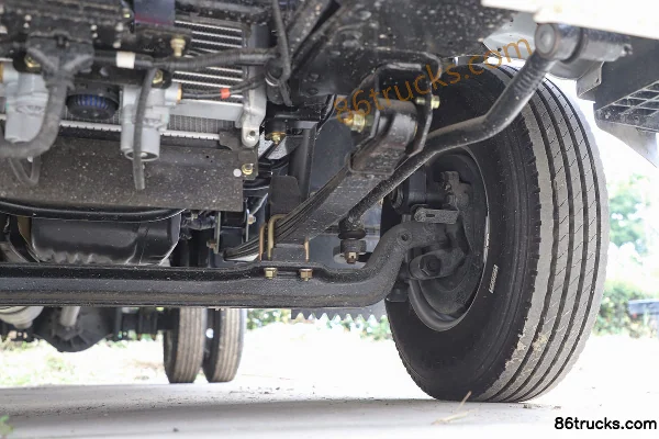 Qingling Isuzu KV100 115 hp 4X2(6 wheels) 3.83m Half-row Cage Light Truck Chassis (3) | 86Trucks