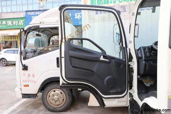 FAW Jiefang J6F 4.5T 4.16m Single Row Electric Stake Light Truck 81.1kWh 4X2(6 wheels) Interior (1) | 86Trucks
