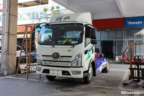 FAW Jiefang Lingtu 4.5T 4.16m Single Row Pure Electric Box Light Truck 81.14kWh 4X2(6 wheels) Exterior (3) | 86Trucks