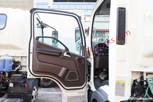 FAW Jiefang Lingtu 4.5T 4.16m Single Row Pure Electric Box Light Truck 81.14kWh 4X2(6 wheels) Interior (1) | 86Trucks
