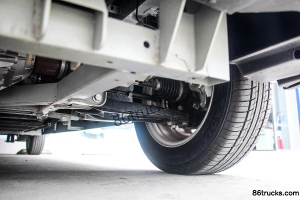 JMC E Lushun Version de base 2,9T fourgon électrique pur 5,418 m 41,86 kWh Châssis (3) | 86Trucks