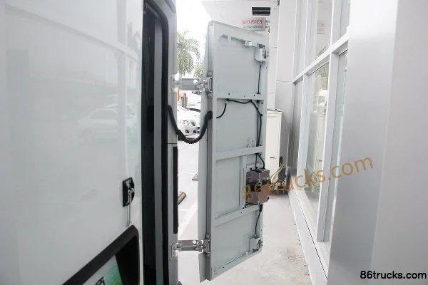 JMC E Lushun Version de base 2,9T fourgon électrique pur 5,418 m 41,86 kWh Caisse (1) | 86Trucks