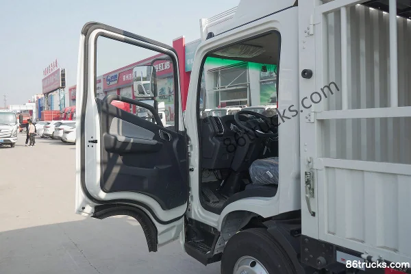FARIZON Xingzhi H8E Zhiyun Edition 4,5T 4,1m camion léger électrique pur à ridelles cabine simple 100,46kWh 4X2(6 roues) Intérieur (3) | 86T