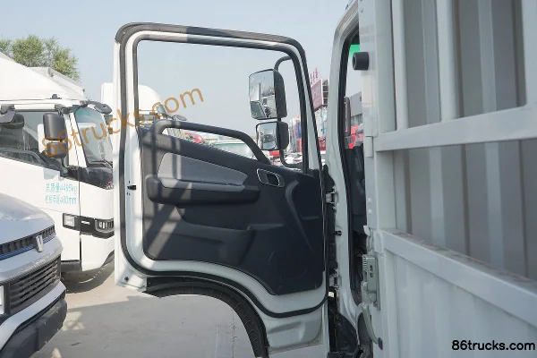 FARIZON Xingzhi H8E Zhiyun Edition 4,5T 4,1m camion léger électrique pur à ridelles cabine simple 100,46kWh 4X2(6 roues) Intérieur (1) | 86T