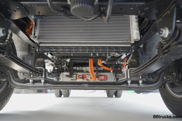 FARIZON Xingzhi H8E Zhiyun Edition 4,5T 4,1m camion léger électrique pur à ridelles cabine simple 100,46kWh 4X2(6 roues) Châssis (1) | 86Tru