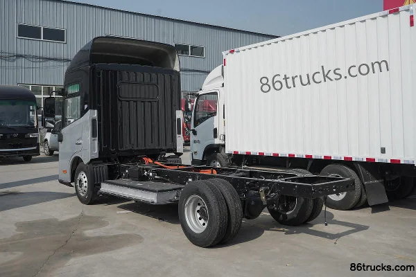Qianchen Auto iC1 4,5T 4,18 m camion léger à grille cabine simple électrique pur à échange de batterie 4X2(6 roues) Extérieur (3) | 86Trucks