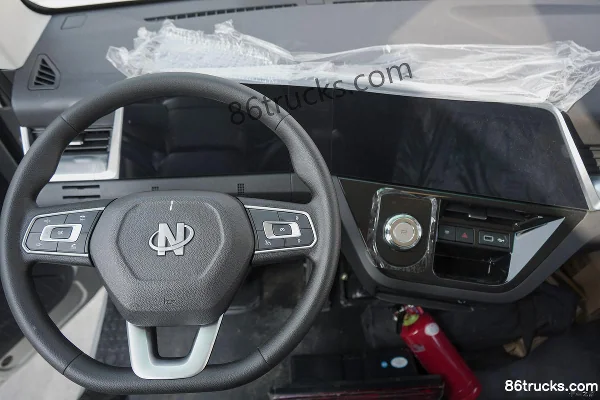 Qianchen Auto iC1 4,5T 4,18 m camion léger à grille cabine simple électrique pur à échange de batterie 4X2(6 roues) Intérieur (2) | 86Trucks