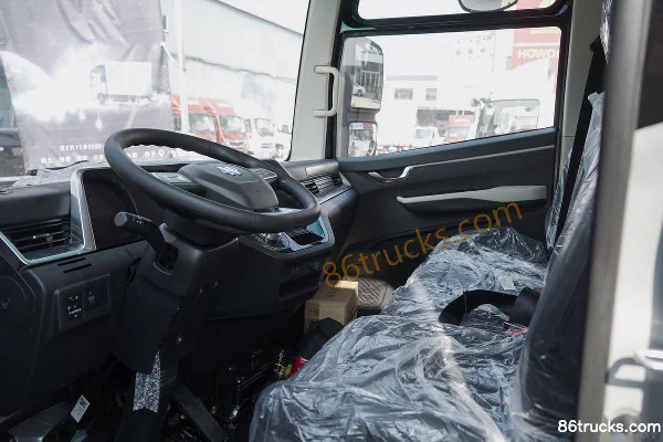 Qianchen Auto iC1 4,5T 4,18 m camion léger à grille cabine simple électrique pur à échange de batterie 4X2(6 roues) Intérieur (1) | 86Trucks