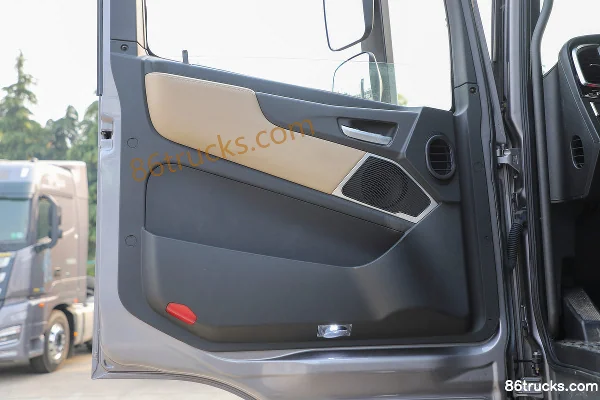 Foton AumanEST Basic Edition 530 hp 6X4(10 wheels) LNG Tractor Truck Cab (2) | 86Trucks