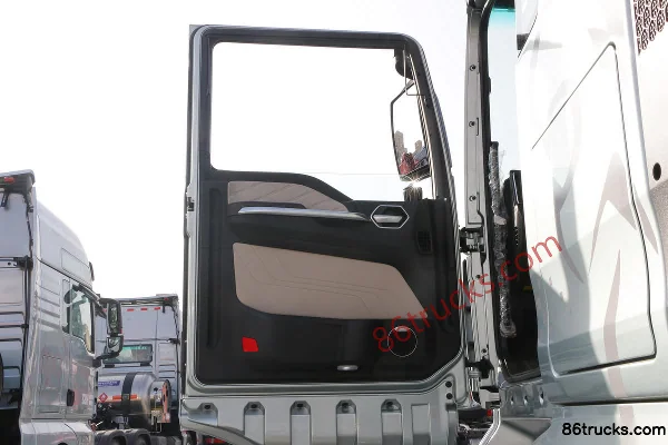 Sinotruk Sitrak C9H Heavy Truck 560hp 6X4(10 wheels) LNG Automatic Tractor Truck Cab (2) | 86Trucks
