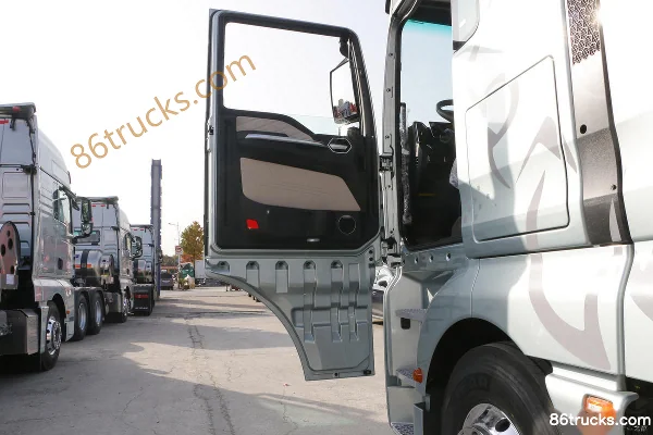Sinotruk Sitrak C9H Heavy Truck 560hp 6X4(10 wheels) LNG Automatic Tractor Truck Cab (1) | 86Trucks
