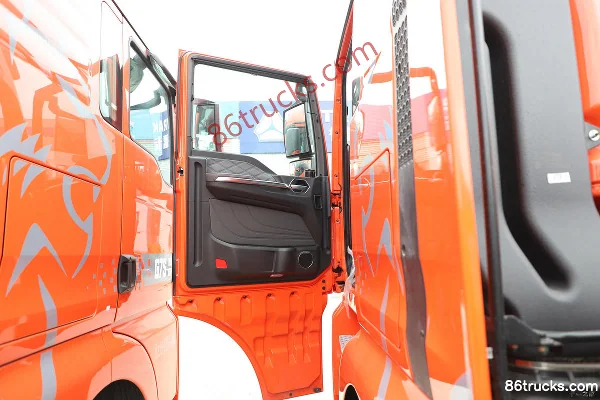 Sitrak SITRAK G7S 14.6L LNG 630hp 6X4(10 wheels) ZF 12-Speed AMT Automatic Tractor Truck Cab (1) | 86Trucks