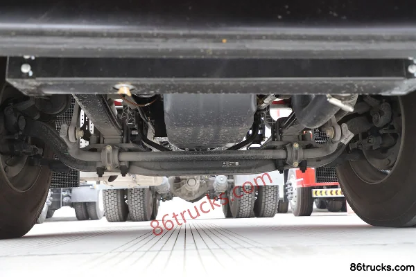 Dongfeng Tianlong KL Gas 500 hp 6X4(10 wheels) CNG Tractor Truck (Dongfeng 14-speed) (With Hydraulic Retarder) Chassis (1) | 86Trucks