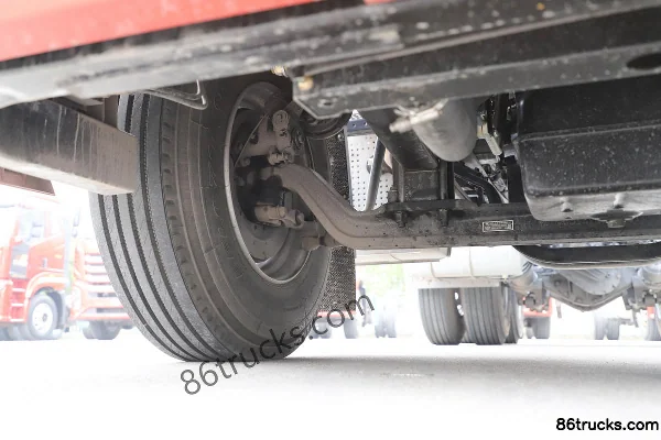 FAW Jiefang Qingdao JH5 Heavy Truck 480 ch 6X4(10 roues) tracteur routier LNG (pont arrière 435) Châssis (2) | 86Trucks