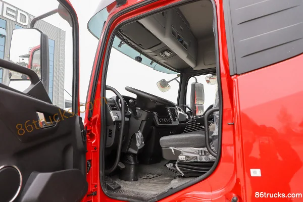 Dongfeng Tianjin KR Gas 190 hp 4X2(6 wheels) 6.75m LNG Van Cargo Truck (Fast Gear 8-speed) Cab (3) | 86Trucks