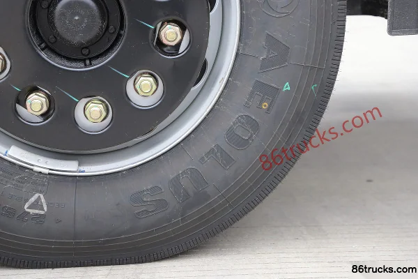 Dongfeng Tianjin KR Gas 190 hp 4X2(6 wheels) 6.75m LNG Van Cargo Truck (Fast Gear 8-speed) Chassis (3) | 86Trucks