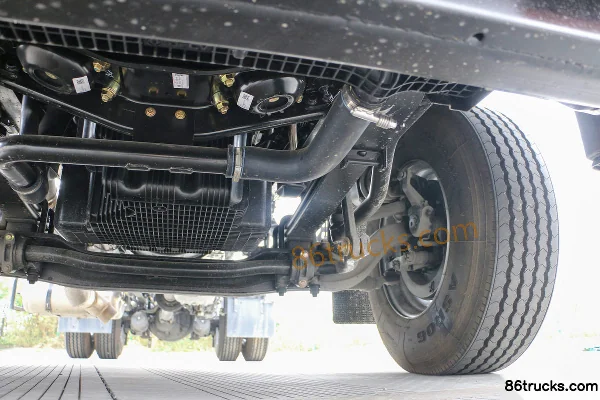 Dongfeng Tianlong KL Gas 500 hp 4X2(6 wheels) CNG Tractor Truck (Fast Gear 12-speed) Chassis (3) | 86Trucks