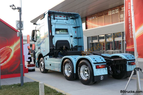 SHACMAN Delong X6000 Hazardous Transport Classic Edition 560hp 6X4(10 wheels) AMT automatic hazardous material tractor truck Exterior (3)
