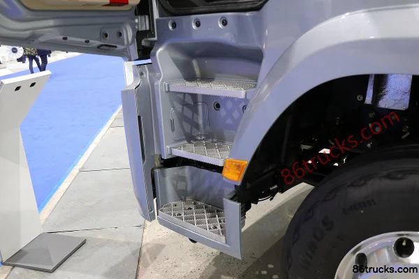 SHACMAN Delong X5000 Value Edition 430hp 4X2(6 wheels) LNG Tractor Truck (China VI) Cab (2) | 86Trucks