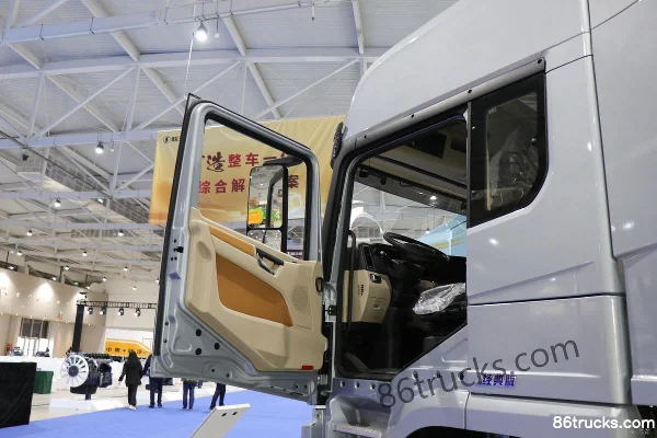 SHACMAN Delong X5000 Value Edition 430hp 4X2(6 wheels) LNG Tractor Truck (China VI) Cab (1) | 86Trucks