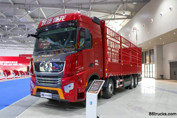 SHACMAN Delong X5000S Classic Edition 480hp 8X4(12 wheels) 9.5m CNG Automatic Gearbox Stake Truck Exterior (2) | 86Trucks