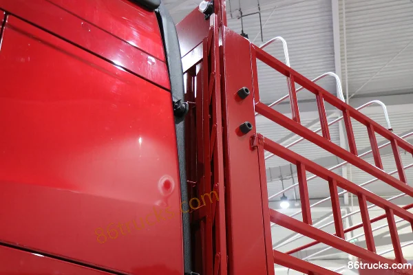 SHACMAN Delong X5000S Classic Edition 480hp 8X4(12 wheels) 9.5m CNG Automatic Gearbox Stake Truck Body (1) | 86Trucks