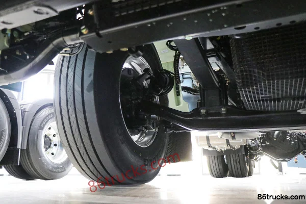 SHACMAN Delong X5000 Elite Edition 590hp 6X4(10 wheels) LNG Tractor Truck Chassis (2) | 86Trucks