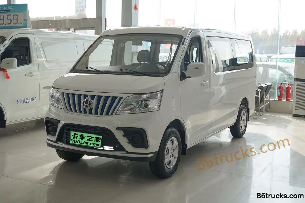 Changan Ruixing EM80 II 2023 Confort 2,4T 7 places 4,805 m fourgonnette électrique à portes battantes 41,932 kWh Extérieur (3) | 86Trucks