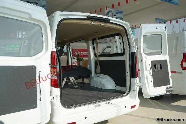 Changan Ruixing EM80 II 2023 Confort 2,4T 7 places 4,805 m fourgonnette électrique à portes battantes 41,932 kWh Caisse (1) | 86Trucks