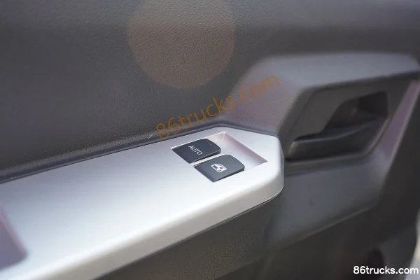 Ankai Shenqi T30EV 2023 Comfort 3.5T 3.6m Single-row Pure Electric Flatbed Micro Truck 57.6kWh 4X2(6 wheels) Interior (3) | 86Trucks
