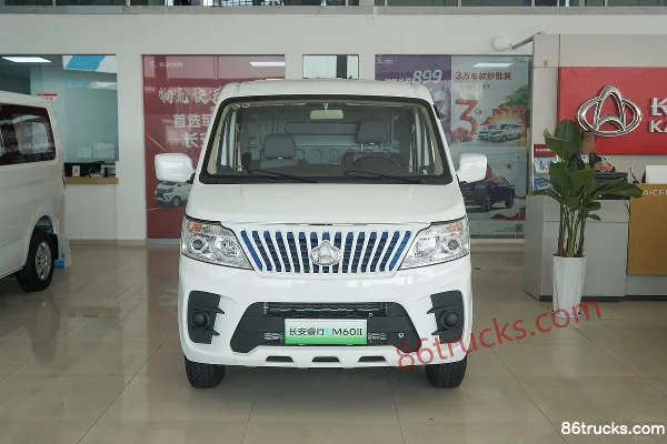 Changan Ruixing EM60 II 2.6T 2 places 4,525 m fourgon électrique à portes battantes 41,86 kWh Extérieur (2) | 86Trucks