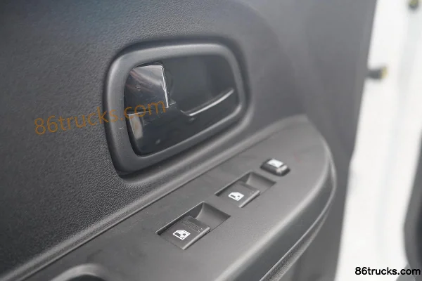 Changan Ruixing EM60 II 2.6T 2 places 4,525 m fourgon électrique à portes battantes 41,86 kWh Cabine (3) | 86Trucks