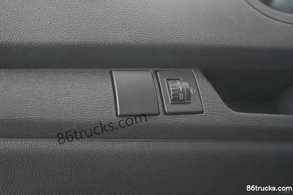 Changan Ruixing EM60 II 2.6T 2 places 4,525 m fourgon électrique à portes battantes 41,86 kWh Cabine (2) | 86Trucks
