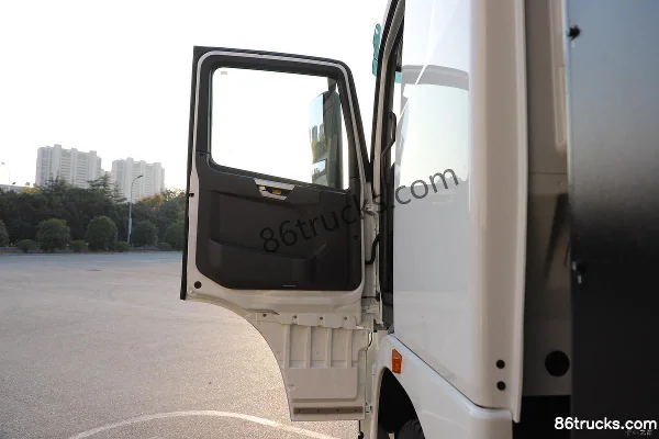 XCMG Truck E700 6X4(10 roues) tracteur routier 100% électrique CATL 281 kWh Cabine (1) | 86Trucks