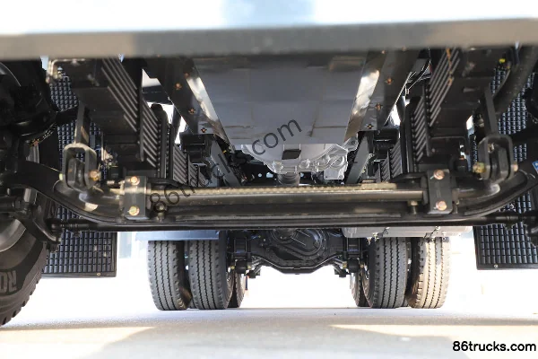 XCMG Truck E700 6X4(10 wheels) battery-swap pure electric tractor truck 282kWh Chassis (1) | 86Trucks