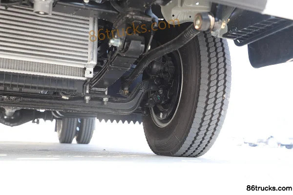 XCMG Hanchi Beijixing 160hp 4X2(6 wheels) 4.02m refrigerated truck Chassis (3) | 86Trucks