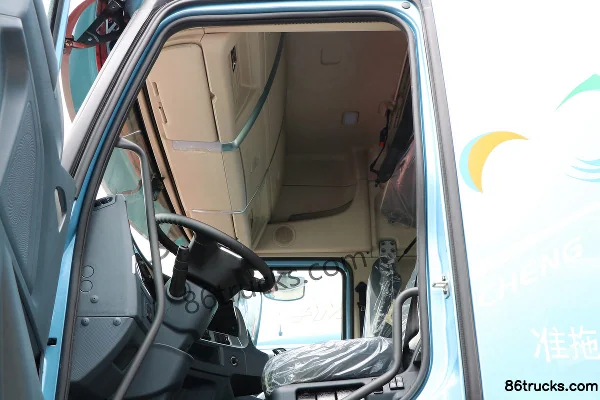 Dongfeng Liuqi Chenglong H7 camion lourd 550 ch 6X4(10 roues) tracteur routier LNG à boîte automatique Cabine (3) | 86Trucks
