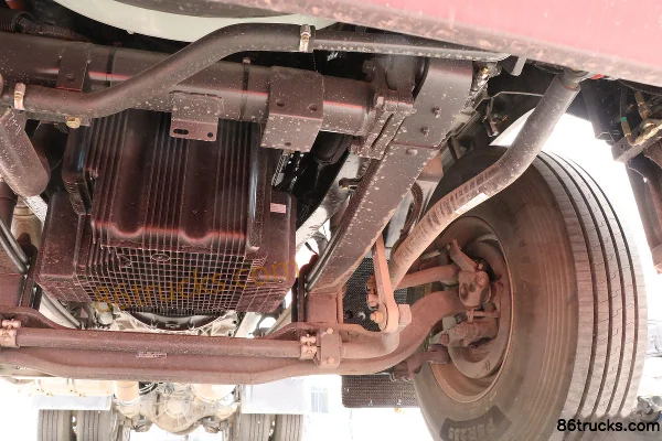 Dongfeng Liuqi Chenglong H7 camion lourd 550 ch 6X4(10 roues) tracteur routier LNG à boîte automatique Châssis (3) | 86Trucks