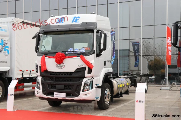 Dongfeng Liuqi Chenglong H5 Chuangfu Edition 6.9L LNG 280 hp 4X2(6 wheels) Fast Gear 8-speed 9.7m Van Cargo Truck Exterior (3) | 86Trucks