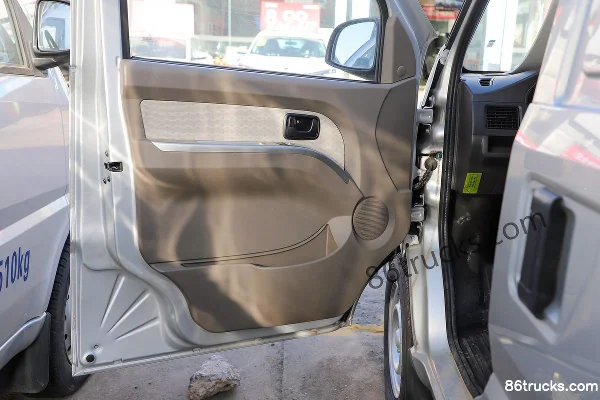 Wuling Automobile EV50 2,5T 2 places 4,49 m Camion fourgon électrique 41,16 kWh Cabine (2) | 86Trucks