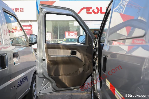 Wuling Automobile EV50 2,5T 2 places 4,49 m Camion fourgon électrique 41,16 kWh Cabine (1) | 86Trucks
