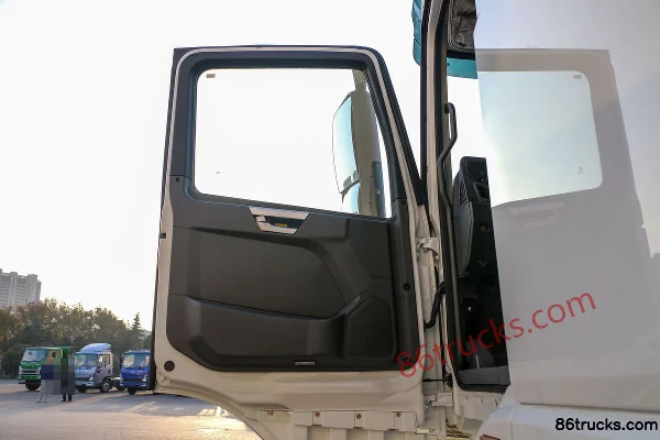 XCMG Truck Hanfeng E7 6X4(10 roues) tracteur routier électrique pur 422,87 kWh Cabine (1) | 86Trucks