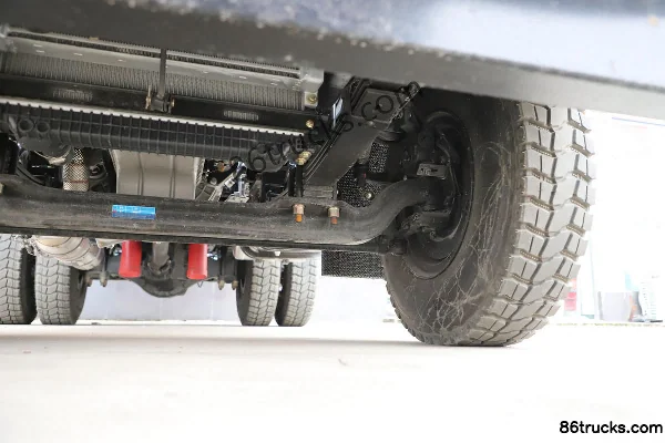NanJun Ruiji J30 Luxury Edition 170hp 4X2(6 wheels) 3.55m Dump Truck Chassis (3) | 86Trucks