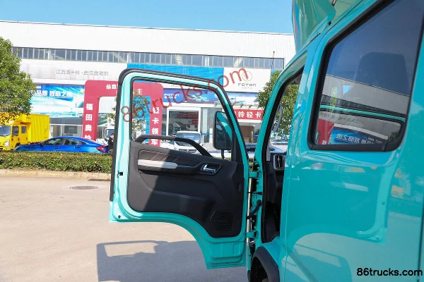 Foton Aoling M Card 1.5L 136 hp 4X2(6 wheels) gasoline 2.7m double-row box van light truck Cab (1) | 86Trucks