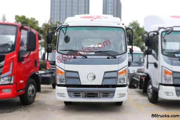 Yuchai New Energy EC214F 4.5T 4.125m Single Row Pure Electric Stake Light Truck 81.14kWh 4X2(6 wheels) Exterior (2) | 86Trucks