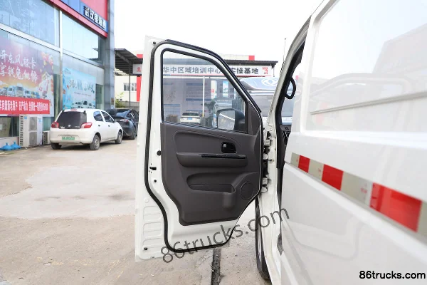 Dongfeng Yufeng EM26 3T 4.865m Pure Electric Van Truck Cab (1) | 86Trucks