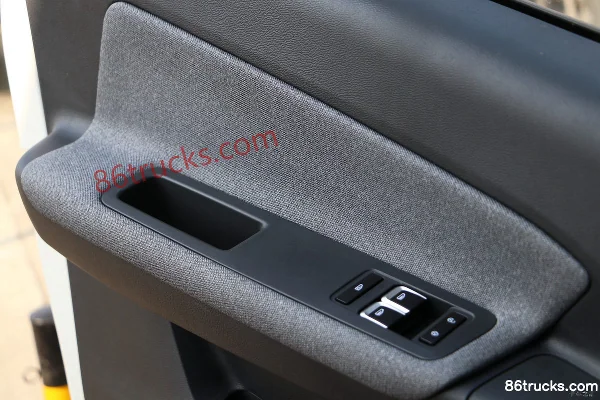 FARIZON Xingzhi H8E Zhiyun Edition 4.5T 4.15m Single Row Pure Electric Van Light Truck 89.12kWh 4X2(6 wheels) Interior (2) | 86Trucks