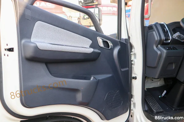 FARIZON Xingzhi H8E Zhiyun Edition 4.5T 4.15m Single Row Pure Electric Van Light Truck 89.12kWh 4X2(6 wheels) Interior (1) | 86Trucks