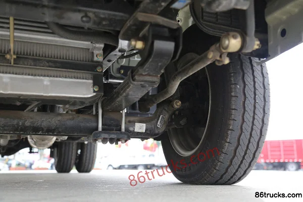 Dongfeng Xiaobawang W17 122hp 4X2(6 wheels) 3.95m single-row flatbed mini truck Chassis (3) | 86Trucks